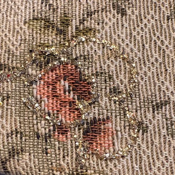 Vintage-Inspired Floral Clutch with Embellishments - Picture 12 of 15